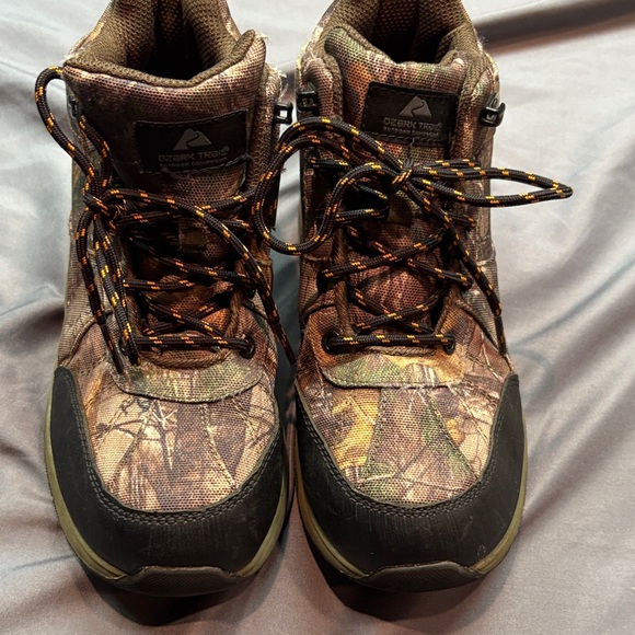 Ozark Trail Durable Boys' Camo Mid-Ankle Lace-Up Water Resistant Hiker Boots - Picture 3 of 9